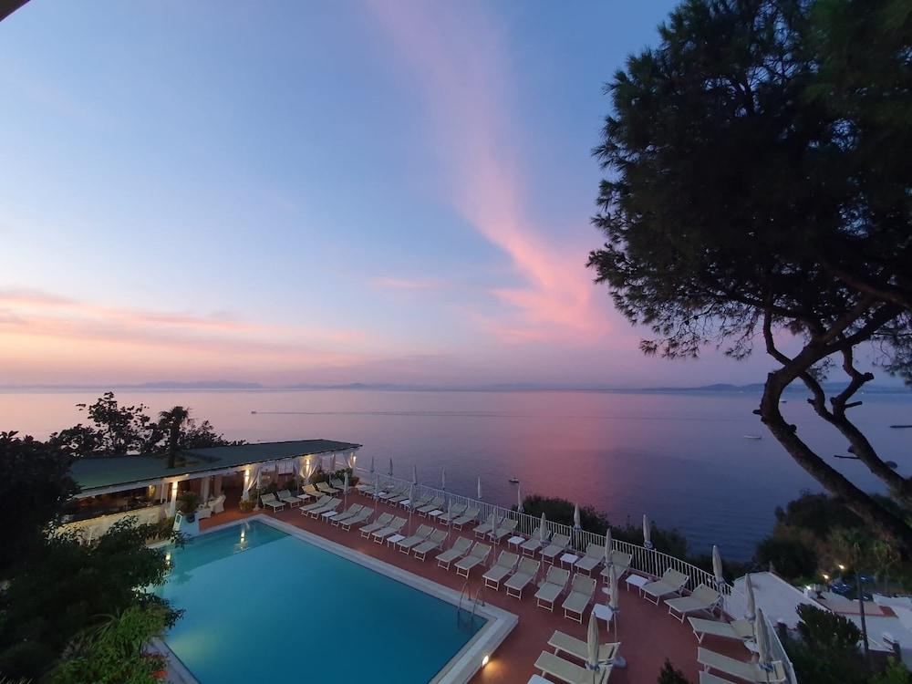 Le Querce Resort Sea Thermae & Spa イスキア島 エクステリア 写真